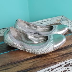 🌻SPRING SALE🌻 Coach Dalia metallic silver mirrored ballet flats size 8.5B